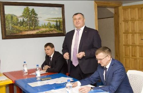 Комментарий. На Крещение Господне удмуртские фермеры подвели итоги и, набрав святой воды, собрались в Москву.