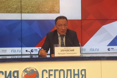 Комментарий. Злочевский: биологический урожай – 115-118 млн т зерна, но есть риск не взять его из-за непогоды.