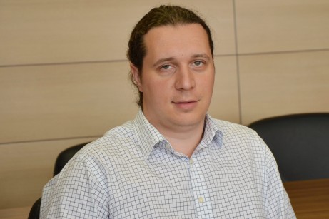 Развитию производства прицепов и полуприцепов мешает бывшая в употреблении импортная техника.