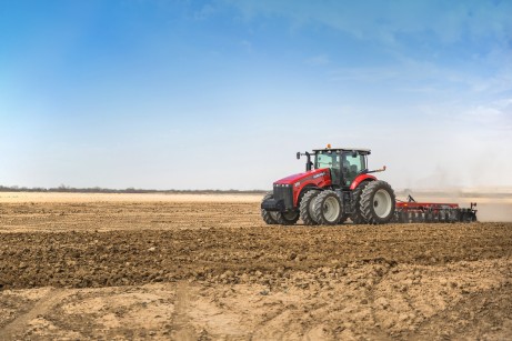 Versatile 340: вписался в потребности.