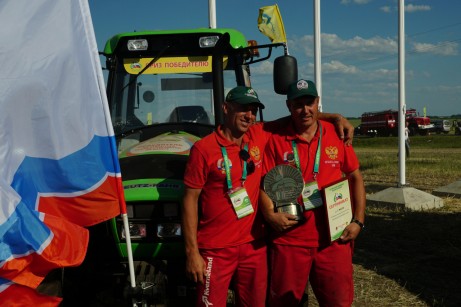 Трактор DEUTZ-FAHR Agrolux 4.80 получил в подарок победитель  7-го Чемпионата России по пахоте.