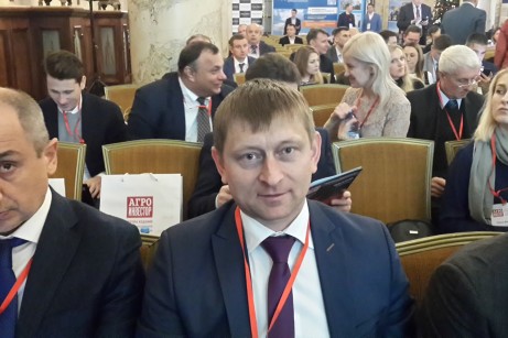 Комментарий. Коль назвался груздем – полезай в мировой кузов.