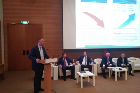 Депутаты Госдумы выступают против отмены Программы №1432 по субсидированию скидок на сельхозтехнику.