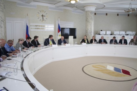 Комментарий. «Росагролизинг» подставляет плечо АККОР.