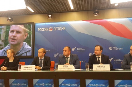 Комментарий. Старообрядка Агриппина из Бразилии создала в Амурской области КФХ по варке сыров.