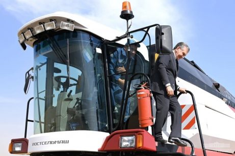 Президент Узбекистана о VECTOR 410 от Ростсельмаш: «Работает на 5+».